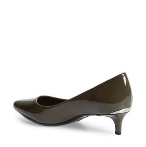 Calvin Klein Gabrianna Pump mahogany leather